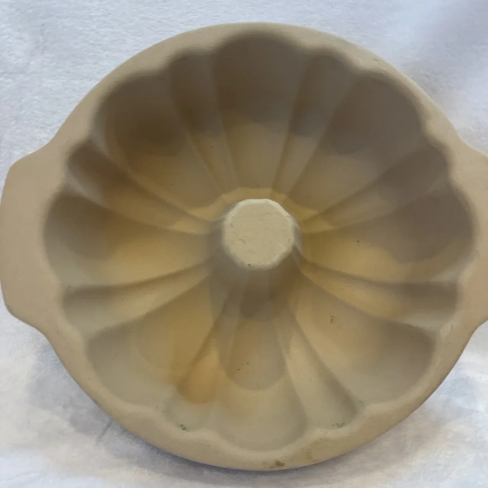 Pampered Chef type bundt